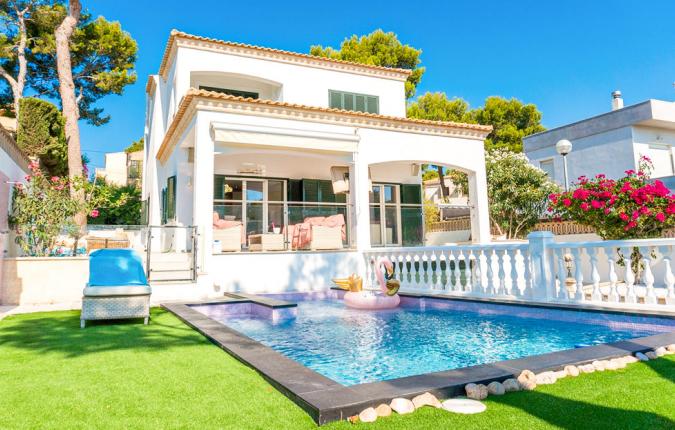 Port Adriano - El Toro.Fabulous Contemporary 4 Bedroom Villa